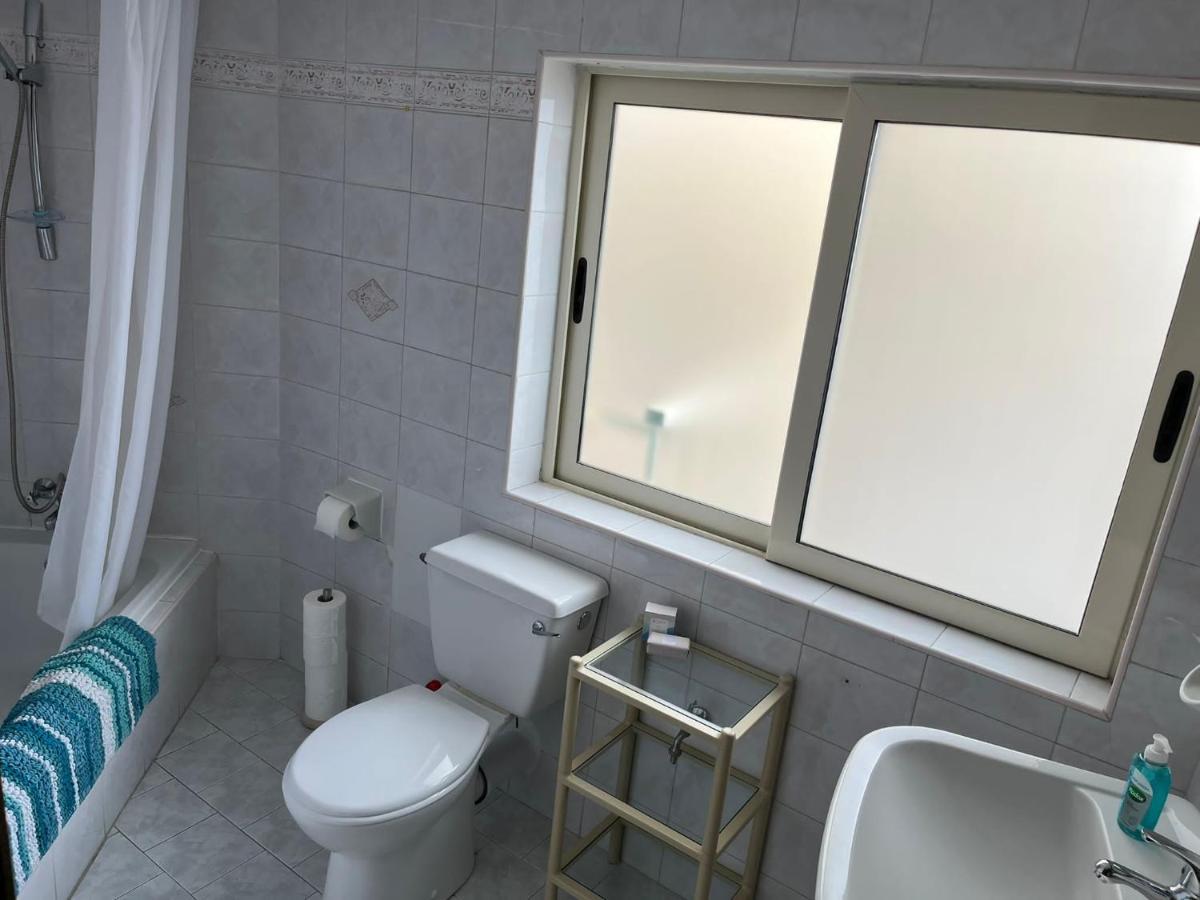 Groundfloor Apartment By The Sea, Fabulous Views Сейнт Полс Бей Екстериор снимка