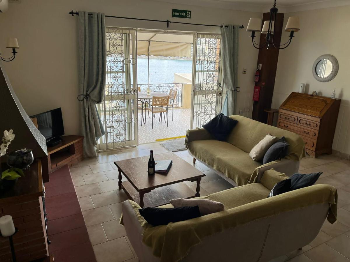 Groundfloor Apartment By The Sea, Fabulous Views Сейнт Полс Бей Екстериор снимка