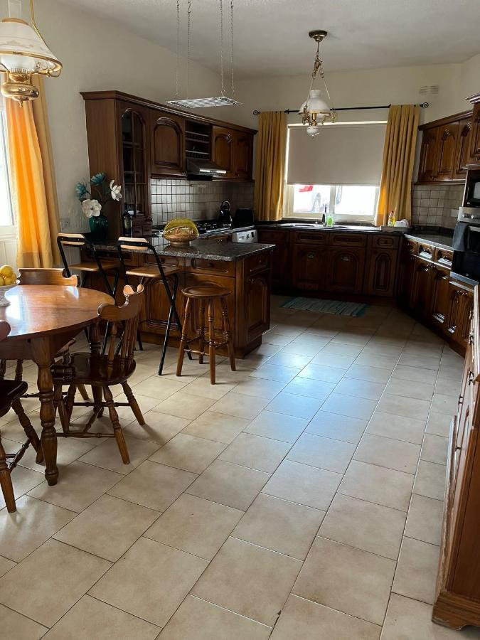 Groundfloor Apartment By The Sea, Fabulous Views Сейнт Полс Бей Екстериор снимка